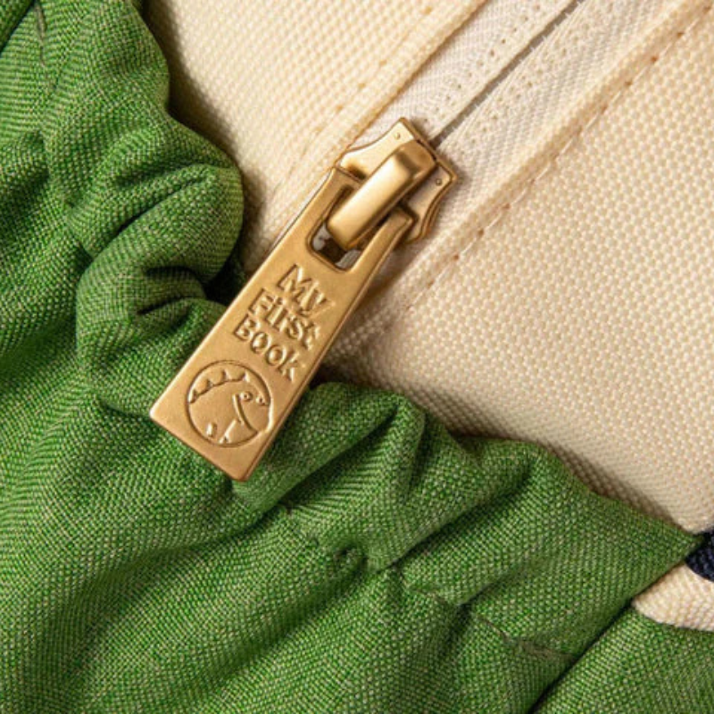 Quiet Book Busy Farm con zaino incluso