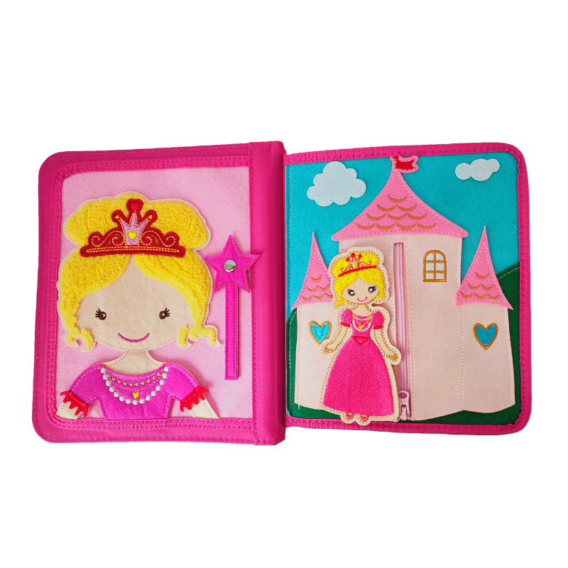 Innenseite des Prinzessin Quiet Books mit interaktiven Filz- und Klettelementen – fördert die Konzentration ab 3 Jahren