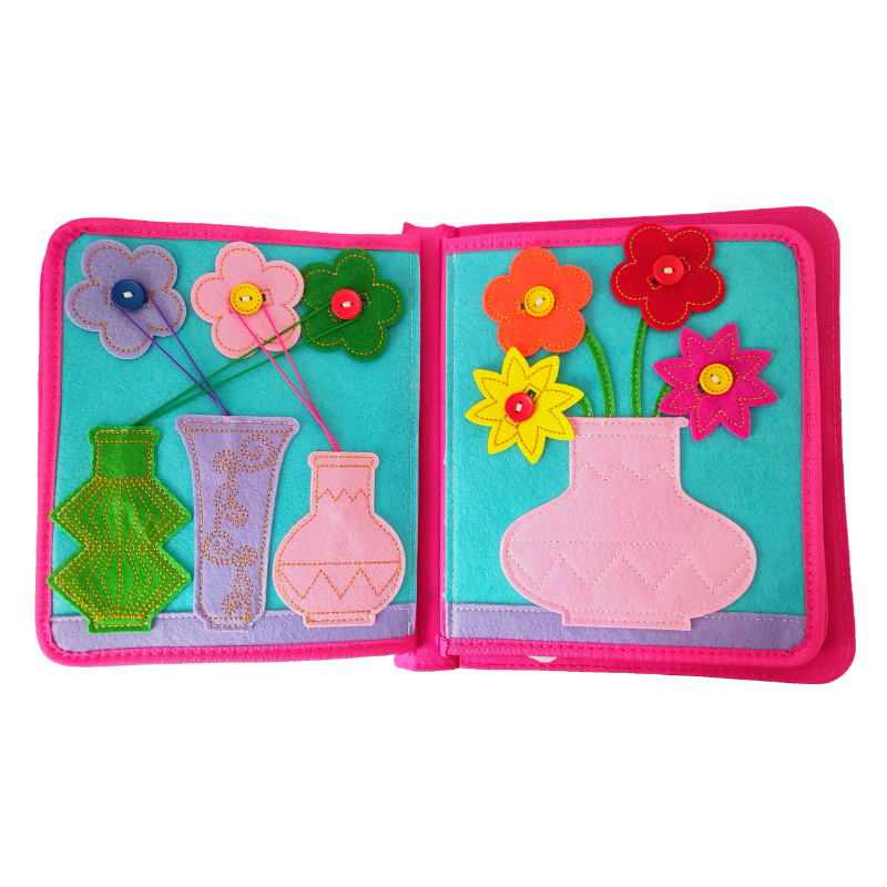 Innenseite des Prinzessin Quiet Books mit interaktiven Filz- und Klettelementen – fördert die Konzentration ab 3 Jahren